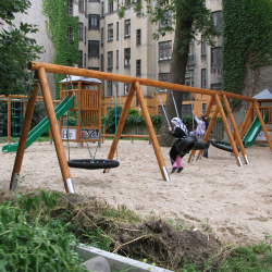 Tr�, Gyngestativ med Rede