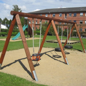 Tr�, Gyngestativ med 3 s�der