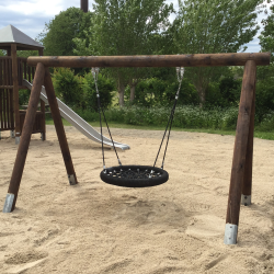 Tr�, Gyngestativ med Rede