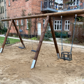 Tr�, Gyngestativ med 4 s�der 